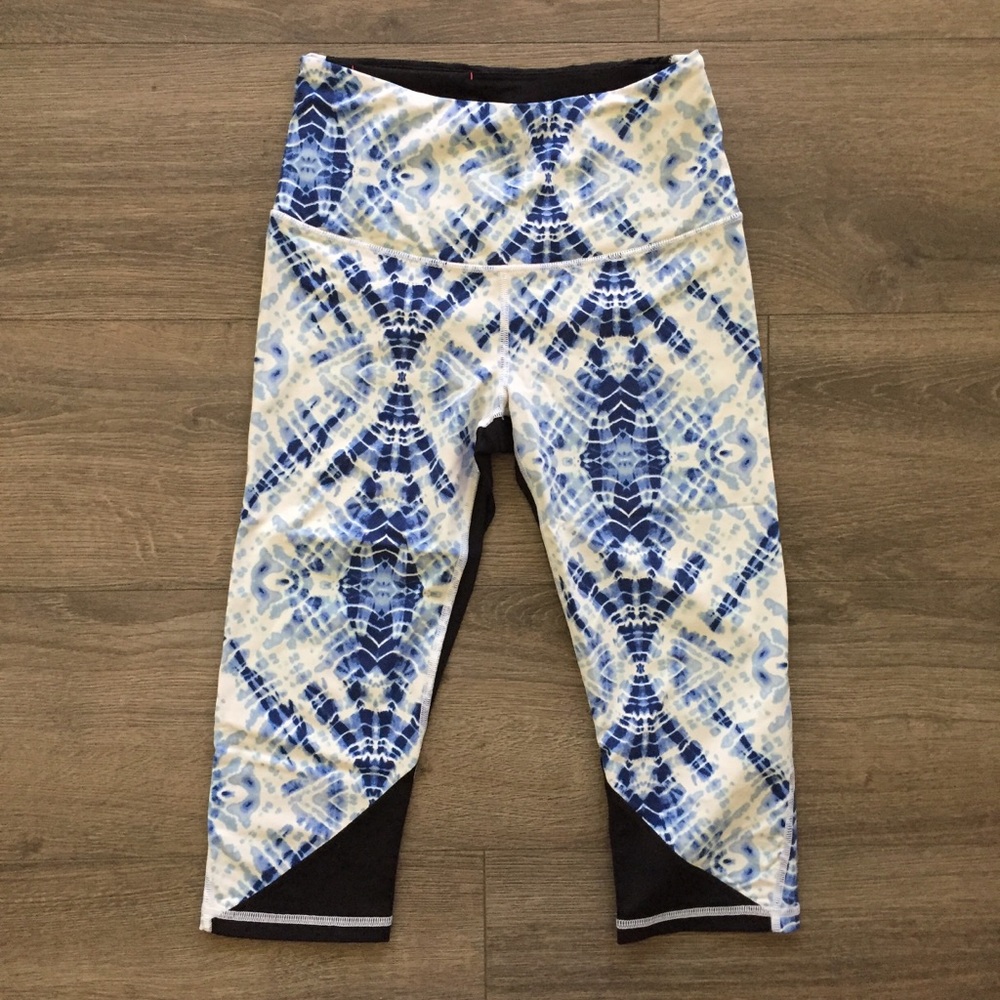 Victoria Secret Blue Tie Dye Capri Leggings Size S/P
